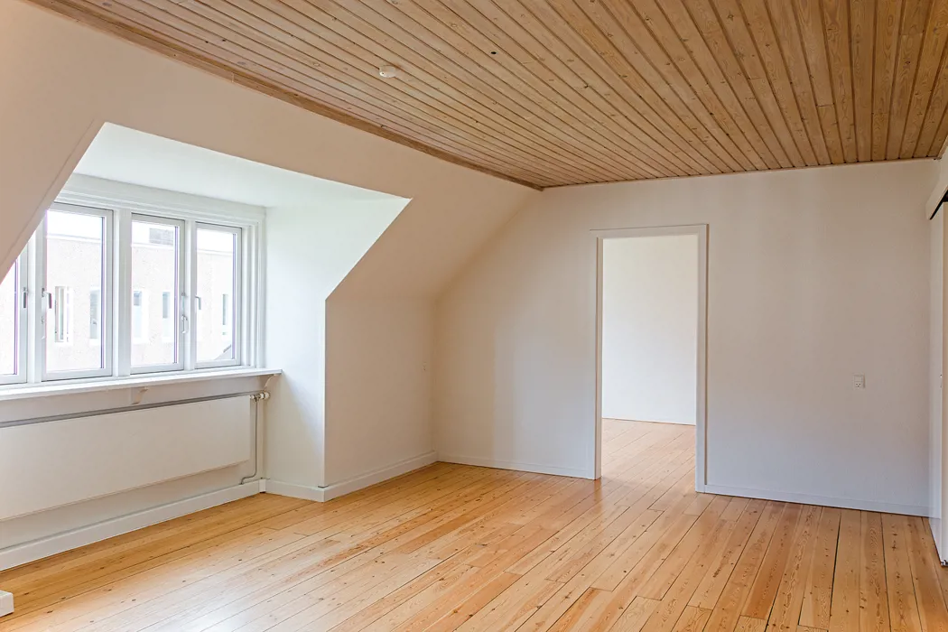 Rummelig 4-værelses lejlighed central beliggenhed 1